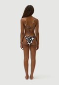 朱塞佩串珠底 | 螺母和螺栓